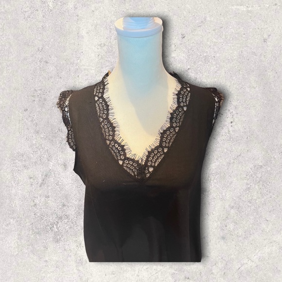 Black Lace Camisole Tank Top - Picture 3 of 6